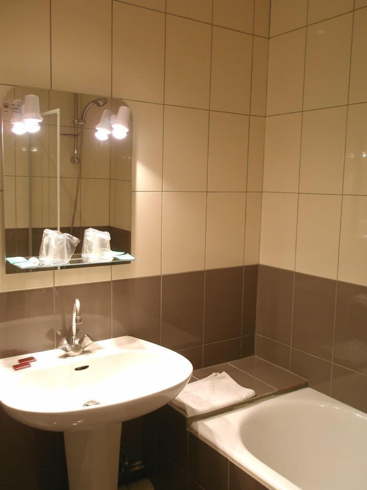 Hotel Portalet Hyères Esterno foto