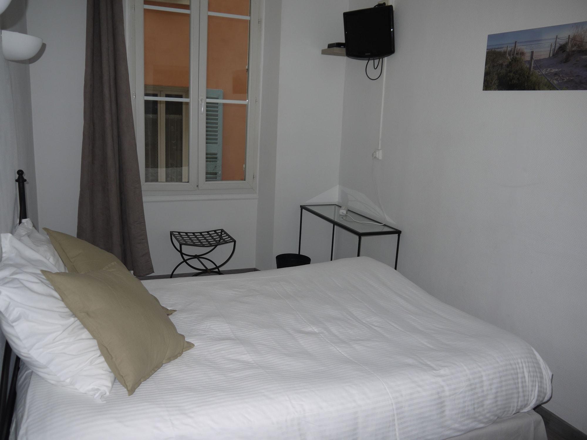 Hotel Portalet Hyères Esterno foto