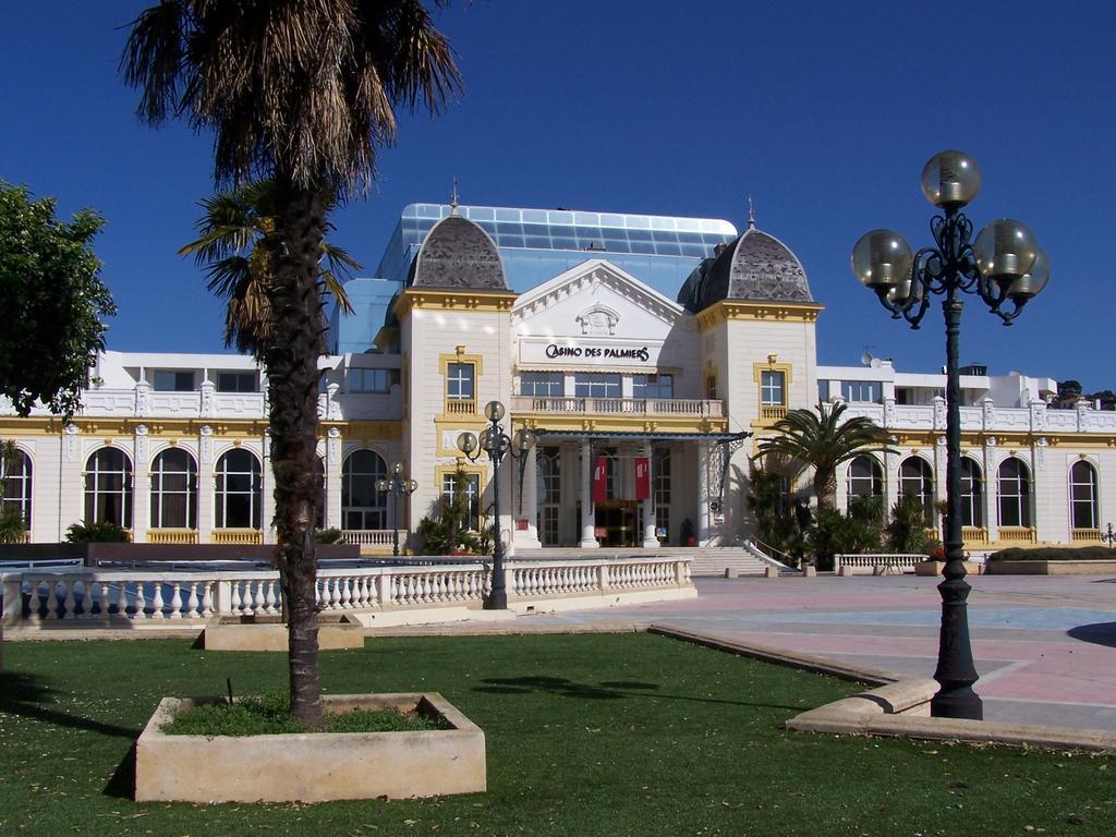 Hotel Portalet Hyères Esterno foto