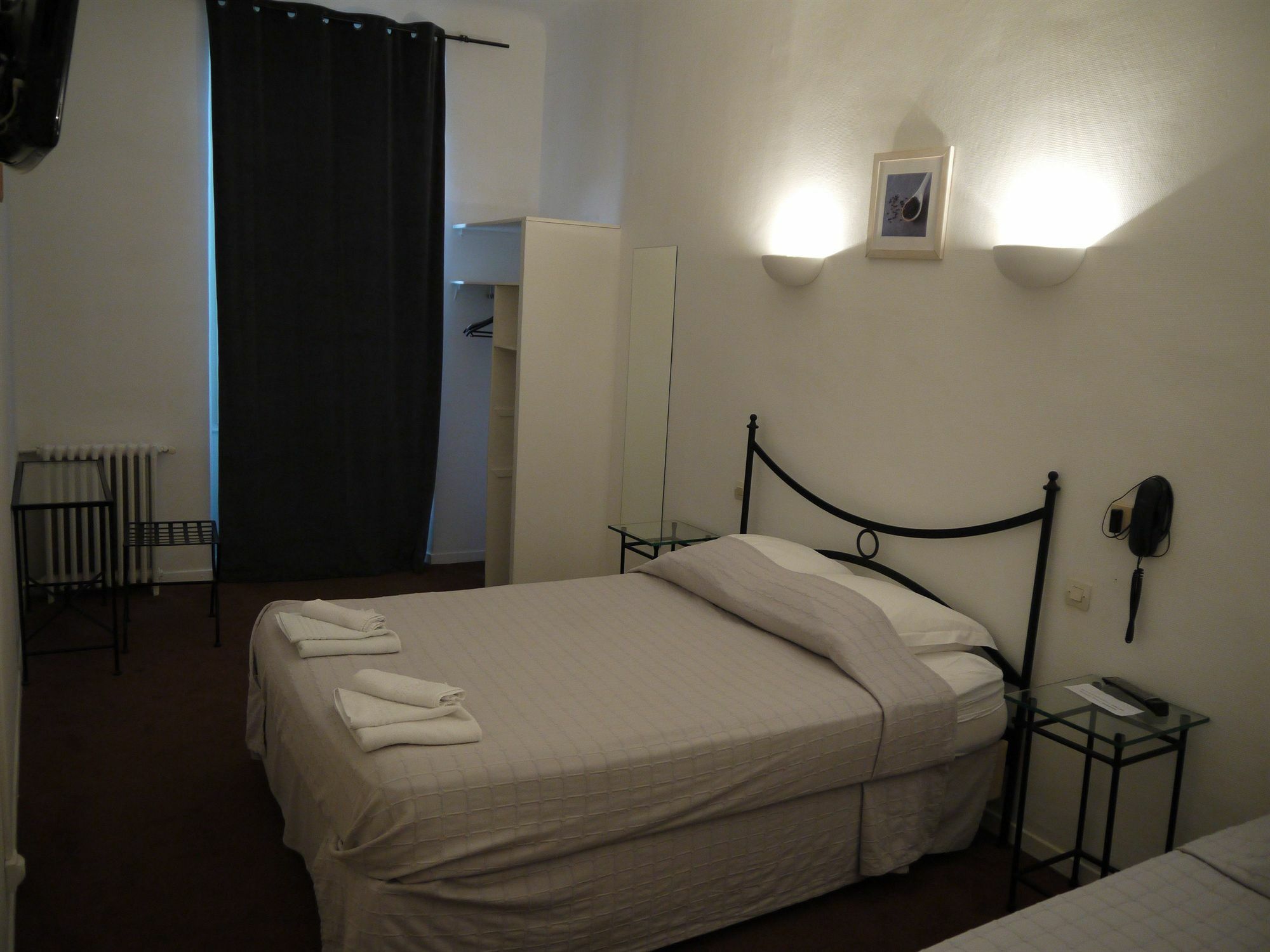 Hotel Portalet Hyères Esterno foto