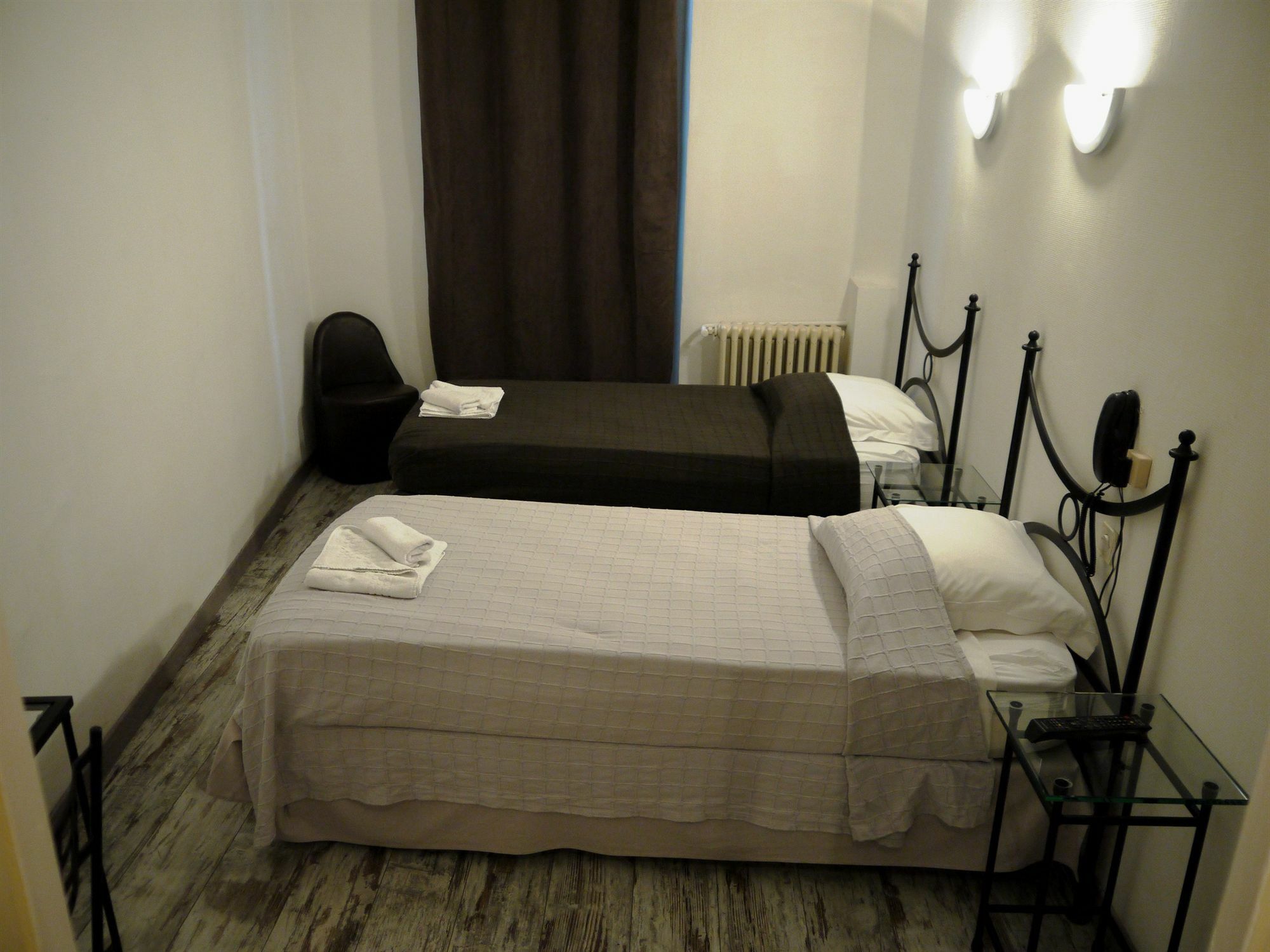 Hotel Portalet Hyères Esterno foto